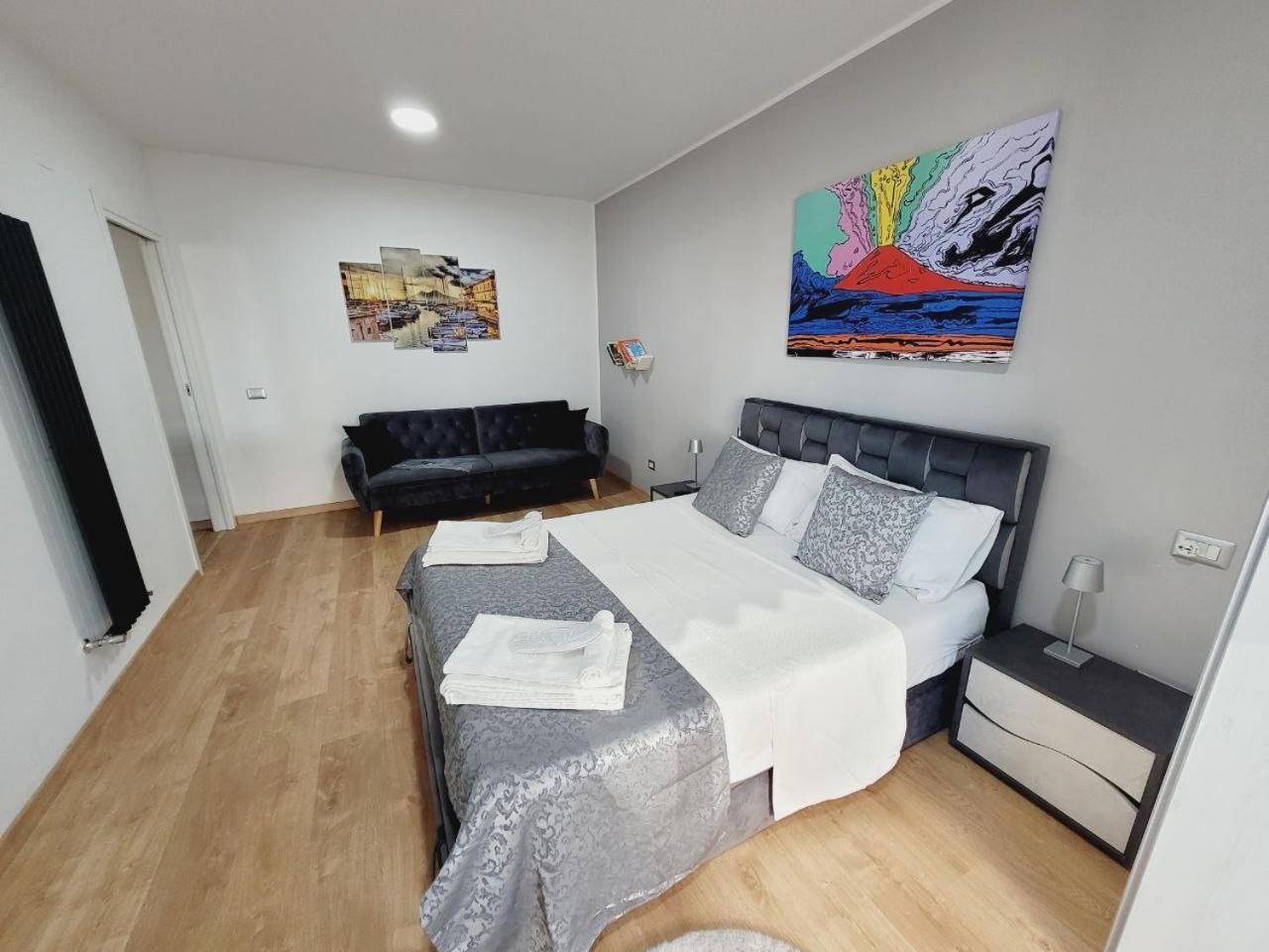 Luxury 23 * Napoli